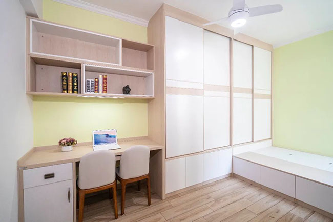 96㎡現代簡約三居室，原木風軟裝打造出日系現代簡約生活的優雅與舒適